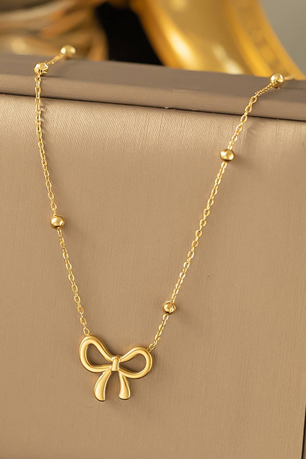 Bowknot Pendant Choker Necklace