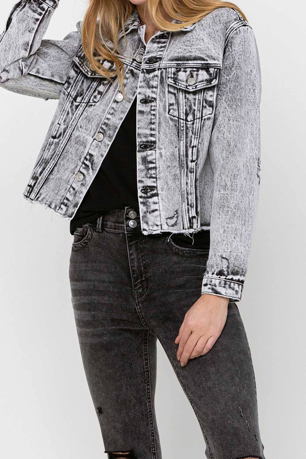 DISTRESSED CLASSIC CROP DENIM JACKET