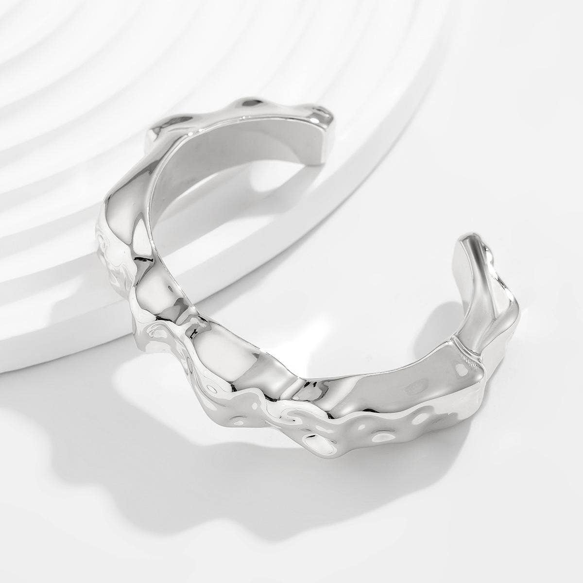 LUXURY IRREGULAR SHAPE CUFF BANGLE
