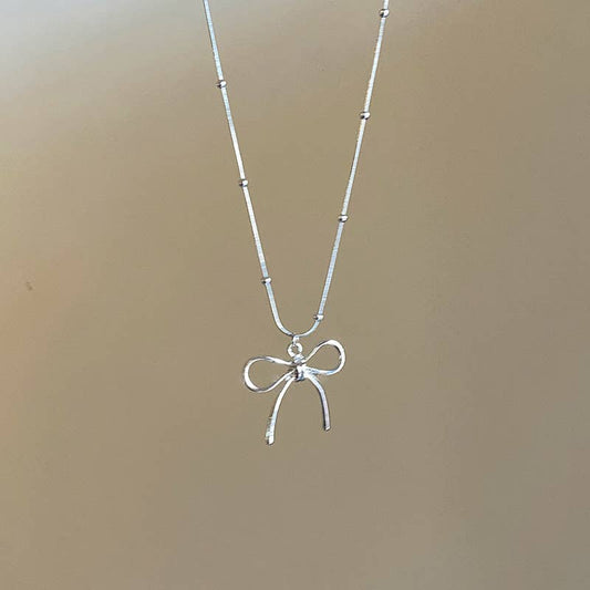 Bow necklace