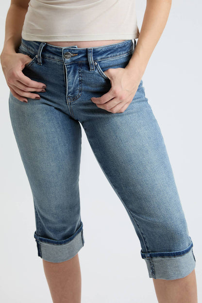 Mid Rise Premium Stretch Essential Cuff Capri