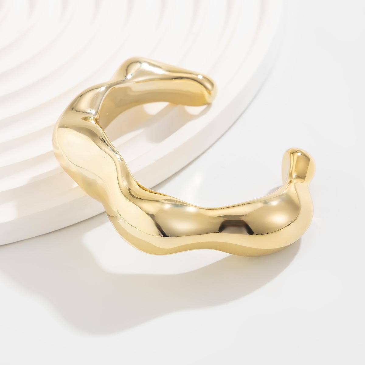 LUXURY IRREGULAR SHAPE CUFF BANGLE
